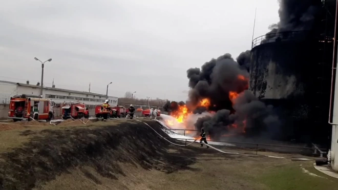МЧС: пожар на нефтебазе в Белгороде потушили