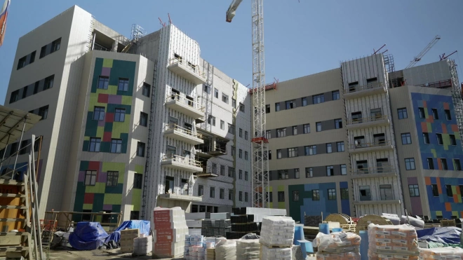 На Авангардной продолжается строительство здания "Детской городской больницы №1"