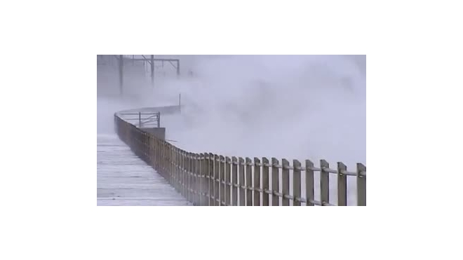 Шотландия ввела режим чрезвычайного положения из-за ураганного ветра