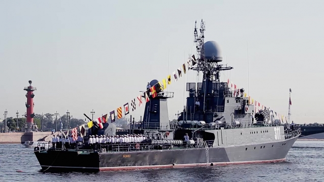 День ВМФ в Петербурге отпразднуют парадом кораблей и салютом