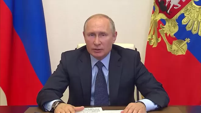 Путин заявил, что сострадание и милосердие помогли России выдержать испытание COVID-19