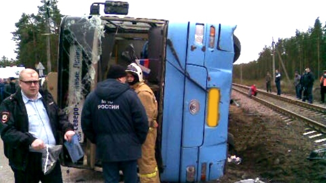 Столкновение автобуса и поезда в Ленобласти: перед рейсом водитель мог употреблять наркотики