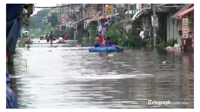 Бангкок ушел под воду, затоплен Королевский дворец