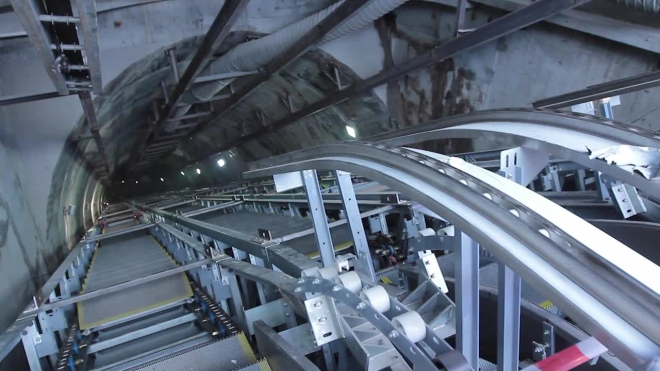 Второй выход станции метро "Спортивная" откроют в 2015 году в День города: под Малой Невой пустят траволаторы