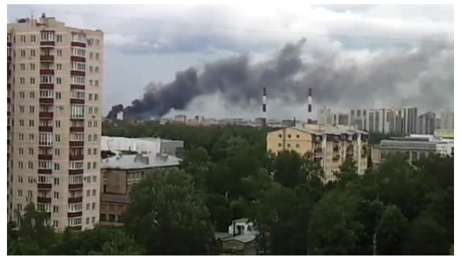 МЧС: Пожар после серии взрывов на Веденеева в Петербурге локализован