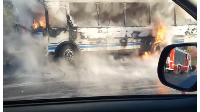 В Кемерово полностью сгорела маршрутка