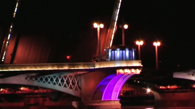 В Петербурге - пробная разводка мостов. Начали с Благовещенского
