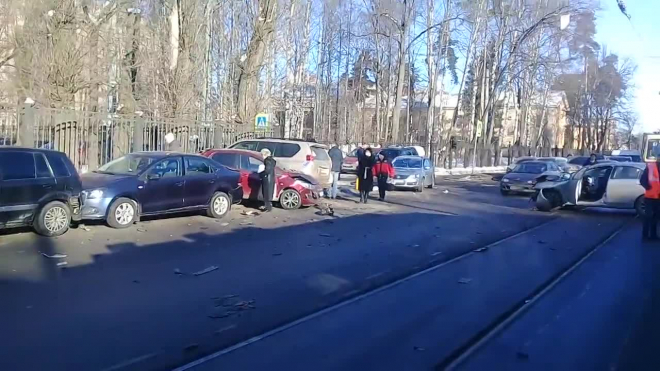 Страшное ДТП на Политехнической парализовало движение машин