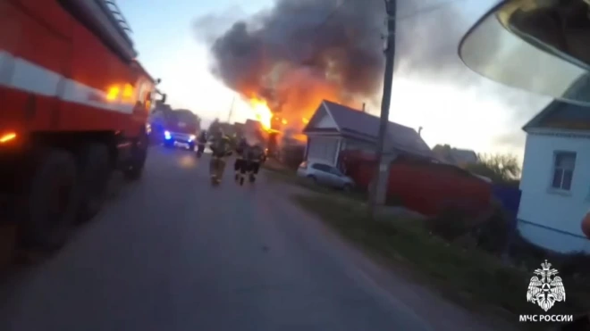 В Удмуртии потушили пожар в жилом секторе 