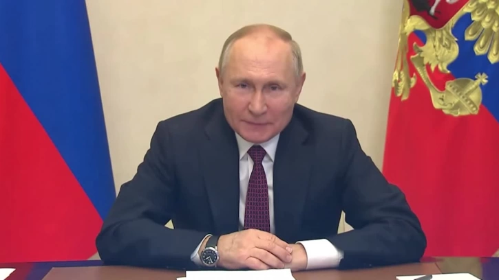 Путин выступил с обращением к российским хоккеистам