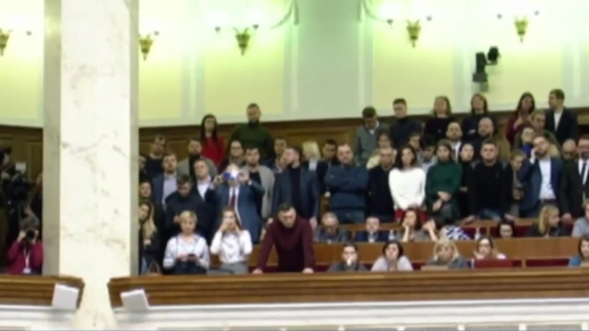 Тимошенко заняла кресло спикера Рады во время скандала фракций