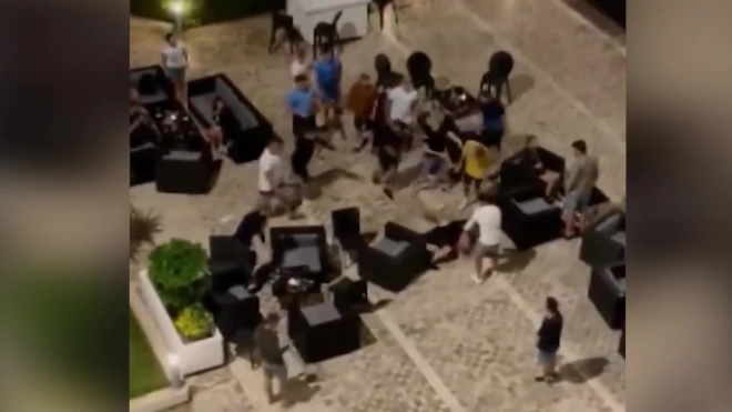 Туристы из России и Великобритании устроили массовую драку в отеле Турции