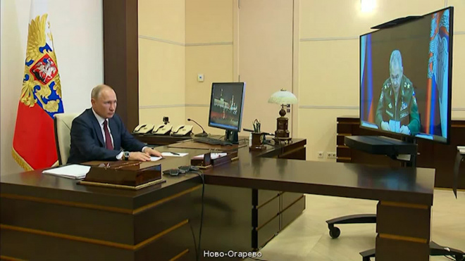 Вице-премьер рассказал о возможных сроках вакцинации россиян от COVID-19