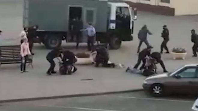 В Белоруссии возбудили 17 уголовных дел по фактам нападения на сотрудников милиции