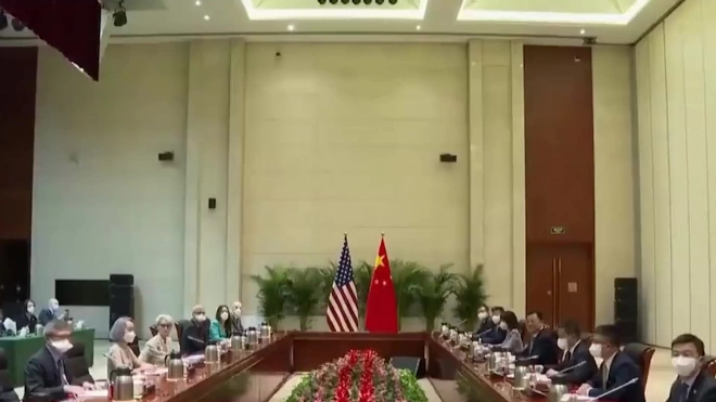 В Китае заявили о "зашедших в тупик" отношениях с США