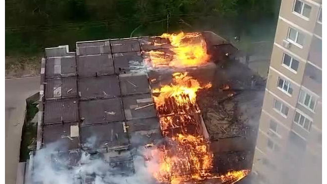 Появилось видео пожара на многоуровневой парковке в Краснодаре