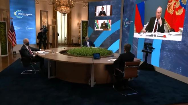 Появление Путина прервало речь Макрона на саммите по климату