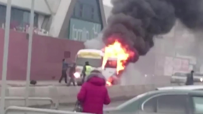 В Челябинске сгорел маршрутный ПАЗ