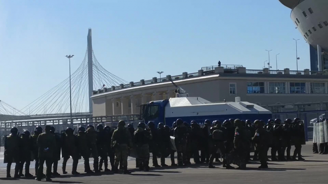 Около стадиона "Санкт-Петербург" проходят массовые учения силовиков