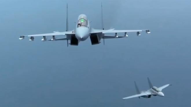 Учебный бой между Су-30МКИ и F-18D ВВС Малайзии запечатлели на видео