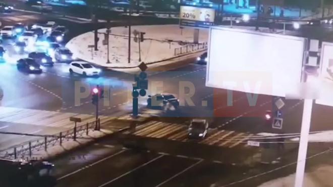 Авария на перекрестке Народной и Большевиков попала на видео