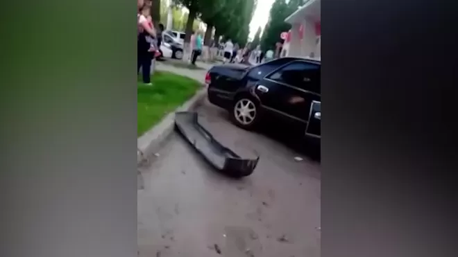 В Воронеже полицейский сбил трёх пешеходов на тротуаре