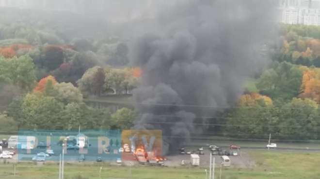 В автомобильном пожаре на Партизана Германа есть пострадавшие