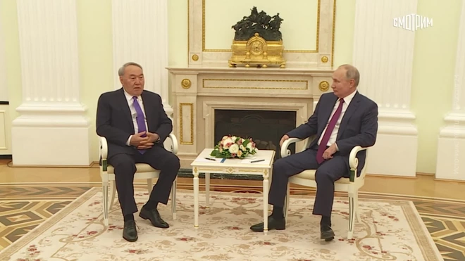 Назарбаев поблагодарил Путина за поддержку Казахстана во время пандемии коронавируса