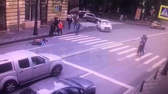 На Каменоостровском торопливый велосипедист сбил пешехода