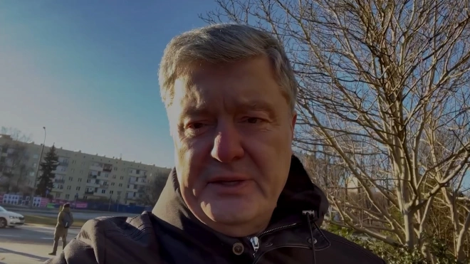 Порошенко пообещал вернуться на Украину в первой половине января
