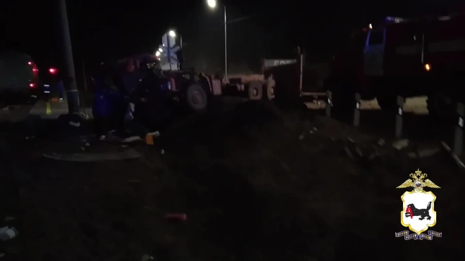В Приангарье при столкновении поезда и грузовика погибли три человека