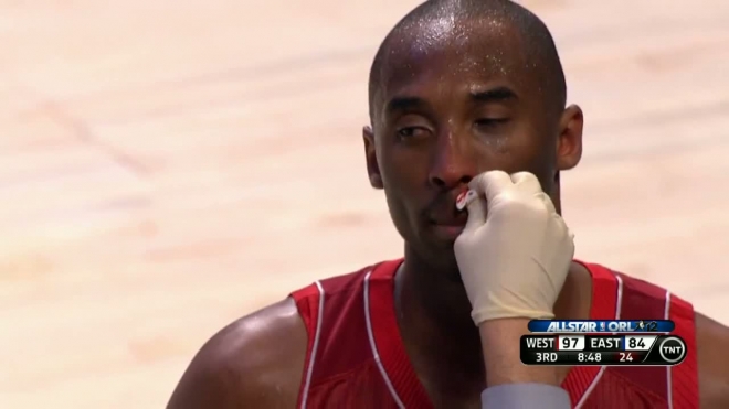 В матче Звезд НБА Коби Брайанту сломали нос