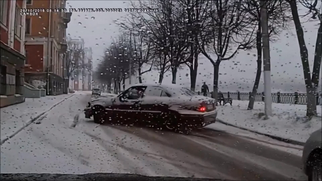 Первый гололёд в Твери.
