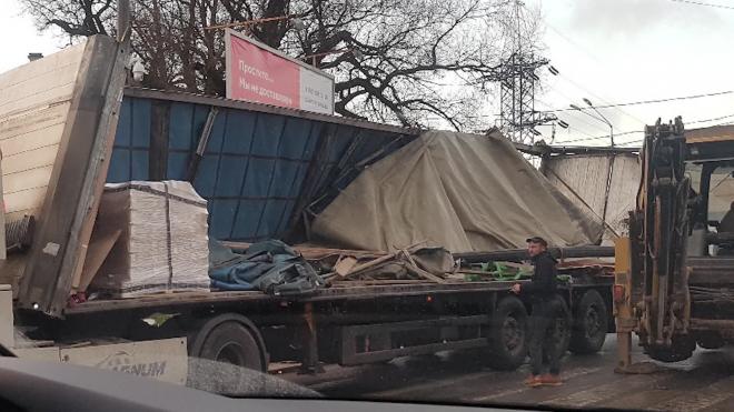 В среду сразу два "моста глупости" в Петербурге поймали новых "жертв"