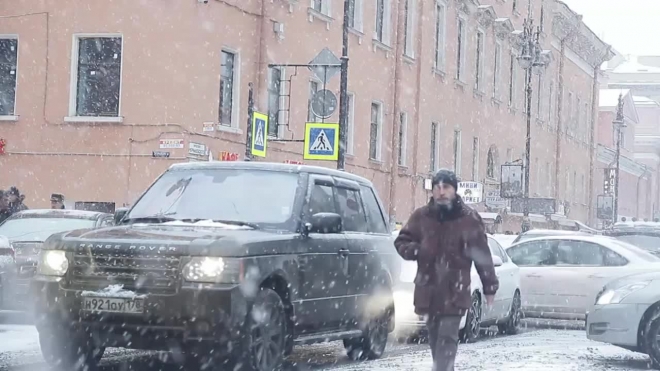 В Петербурге ожидается сильный снег, МЧС просит водителей быть осторожнее