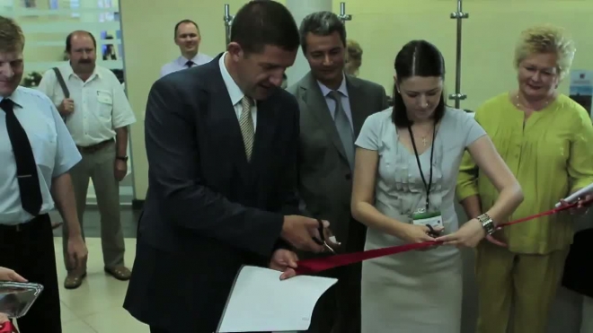 Первый межрайонный многофункциональный центр открыли в Петербурге 
