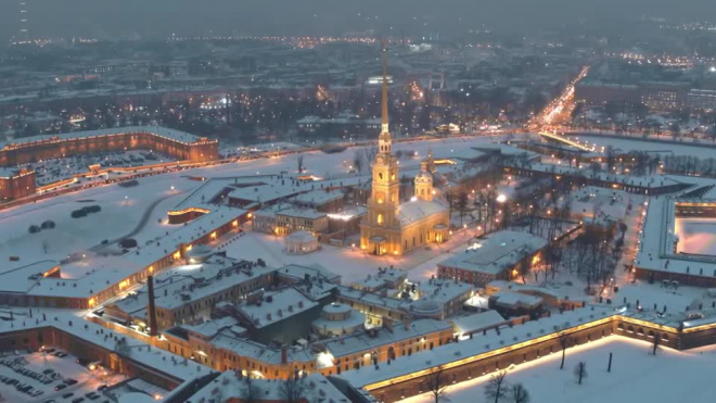 Новый год во всем: "Лахта Центр" стал самой высокой новогодней ёлкой в Европе
