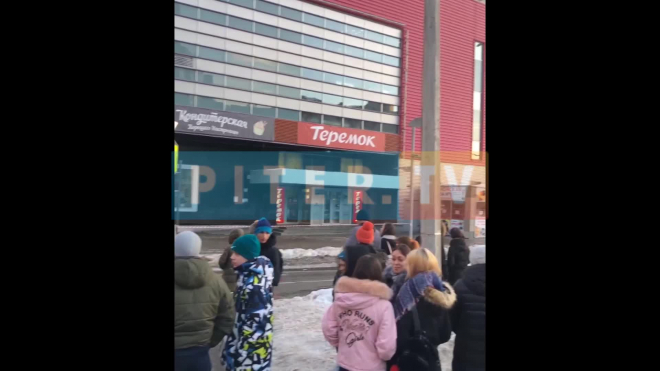 В Петербурге эвакуировали ТК "Озерки"