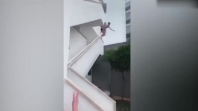 Турист решил нажиться на сломанных ребрах, прыгнув с балкона в отеле на Майорке