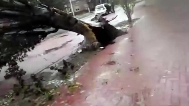 Ураган в Краснодарском крае, который произошел 24 сентября 2014, успели запечатлеть на фото и видео
