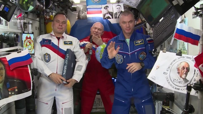 Космонавты с МКС поздравили учащихся с Днем знаний