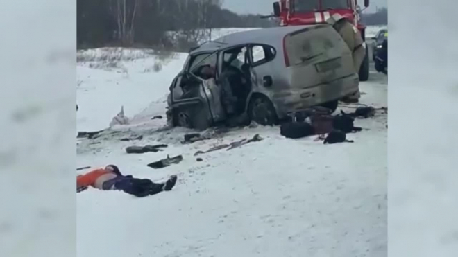 На трассе "Новосибирск-Барнаул" шестеро погибли в аварии, еще четверо в тяжелом состоянии