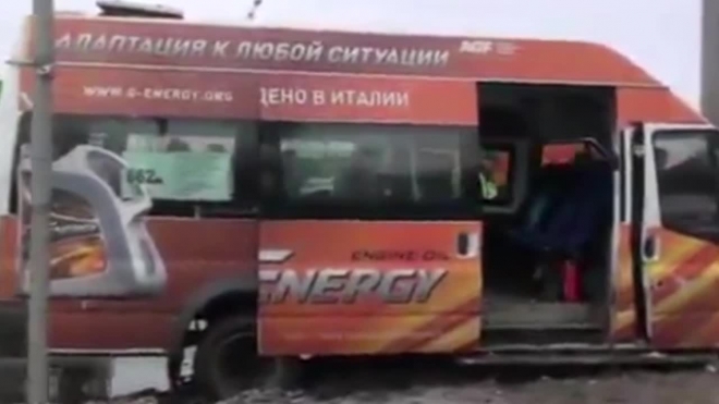 В ДТП с маршруткой в Ленобласти пострадали 9 человек