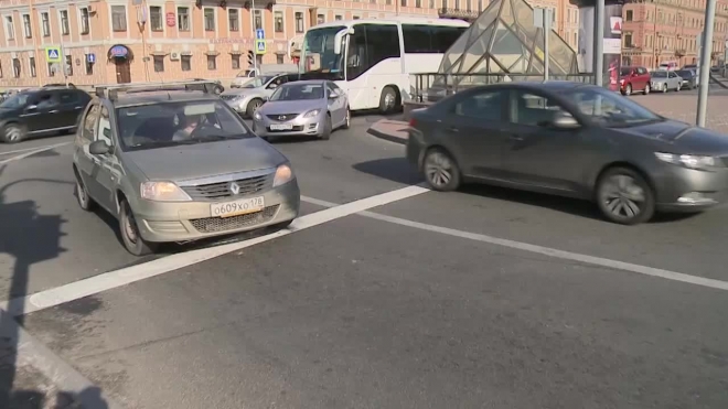 В Нижегородской области женщина за рулем Лады протаранила два автомобиля