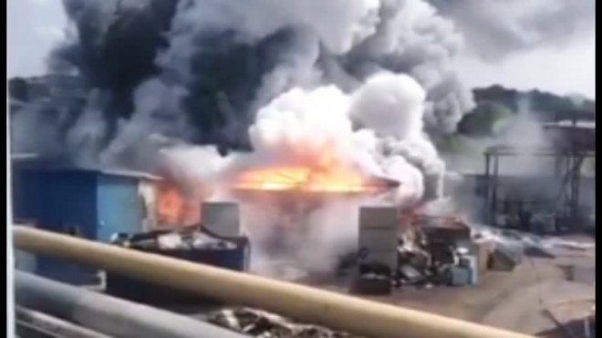 Опубликовано видео из Балашихи: Возле завода "Рубин" произошел пожар