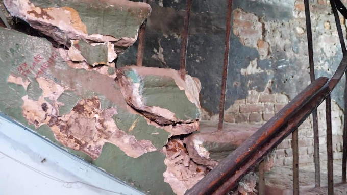 Лестница рискует рухнуть в доме на Литейном проспекте