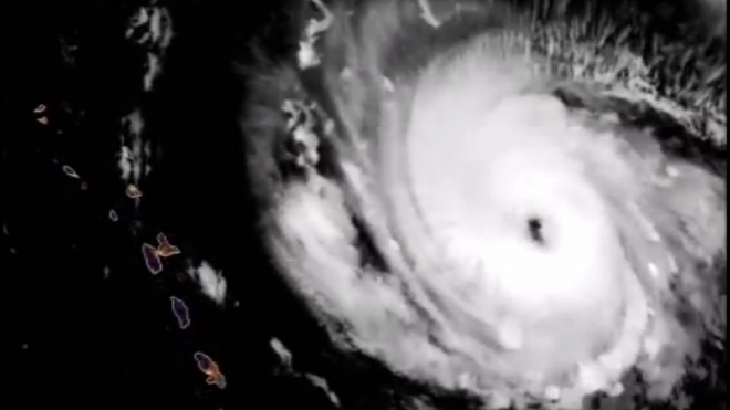 Видео из космоса: На Флориду надвигается ураган "Ирма" со скоростью 220 километров в час