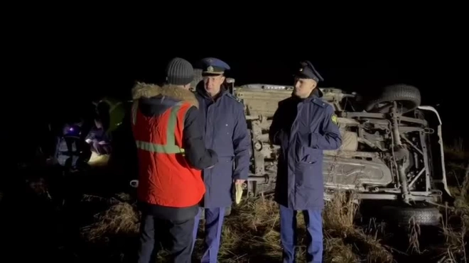 На ж/д переезде под Петербургом произошло ДТП с легковушкой и поездом