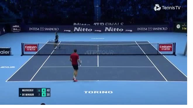 Медведев обыграл Де Минаура на итоговом турнире ATP