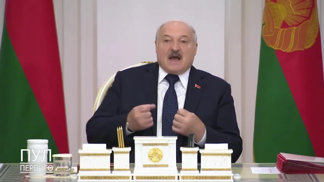 Лукашенко призвал "мобилизовать всех" на уборку картошки и свеклы